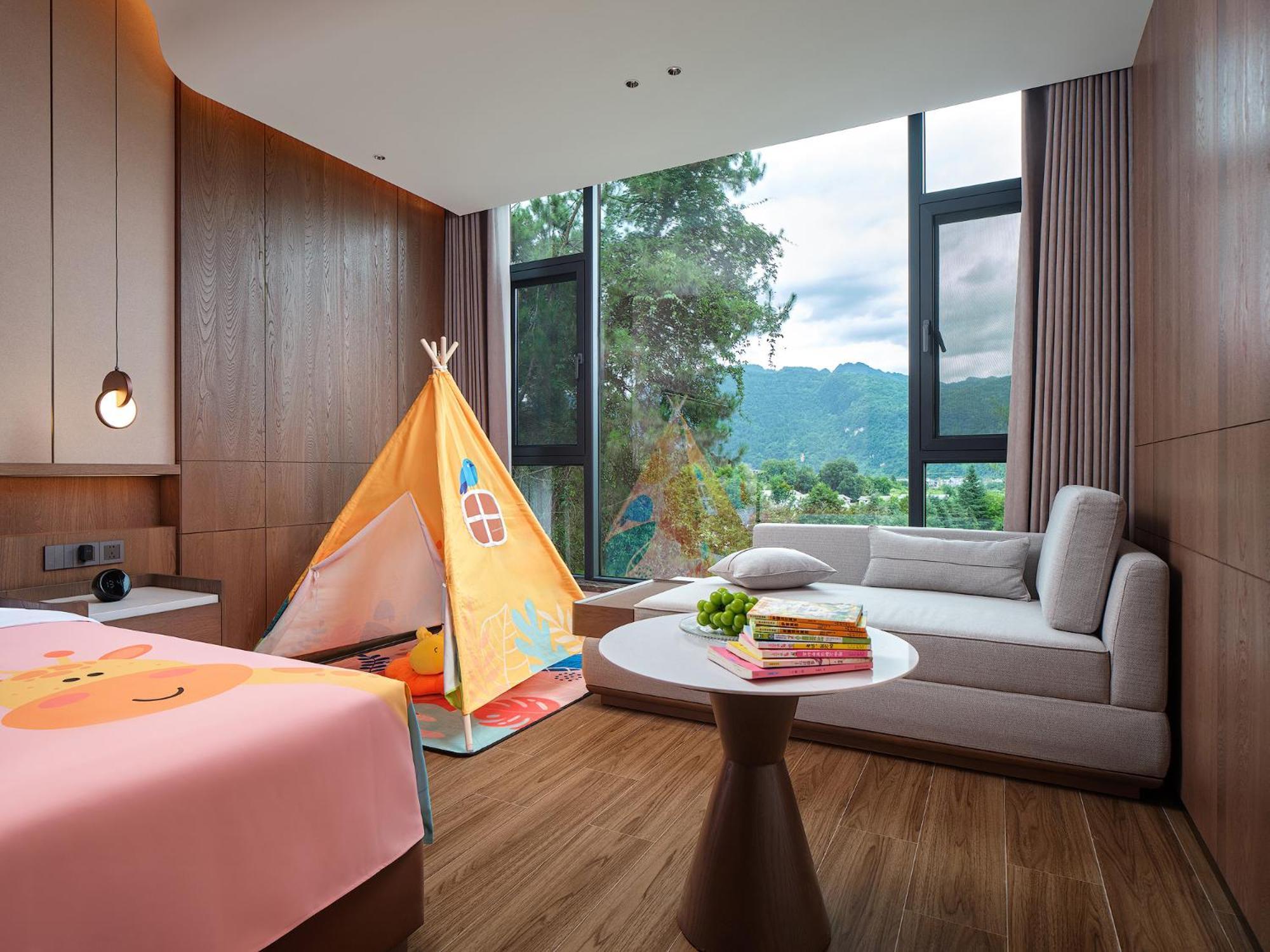 Zhangjiajie Utopia Hotel--Free One Way Pick Up Service Over 2 Nights Exteriör bild
