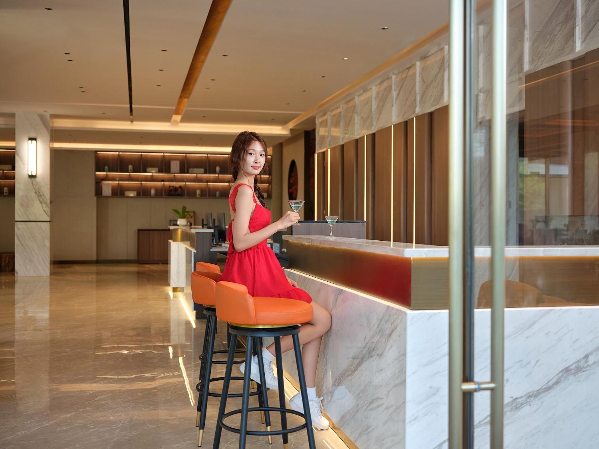 Zhangjiajie Utopia Hotel--Free One Way Pick Up Service Over 2 Nights Exteriör bild