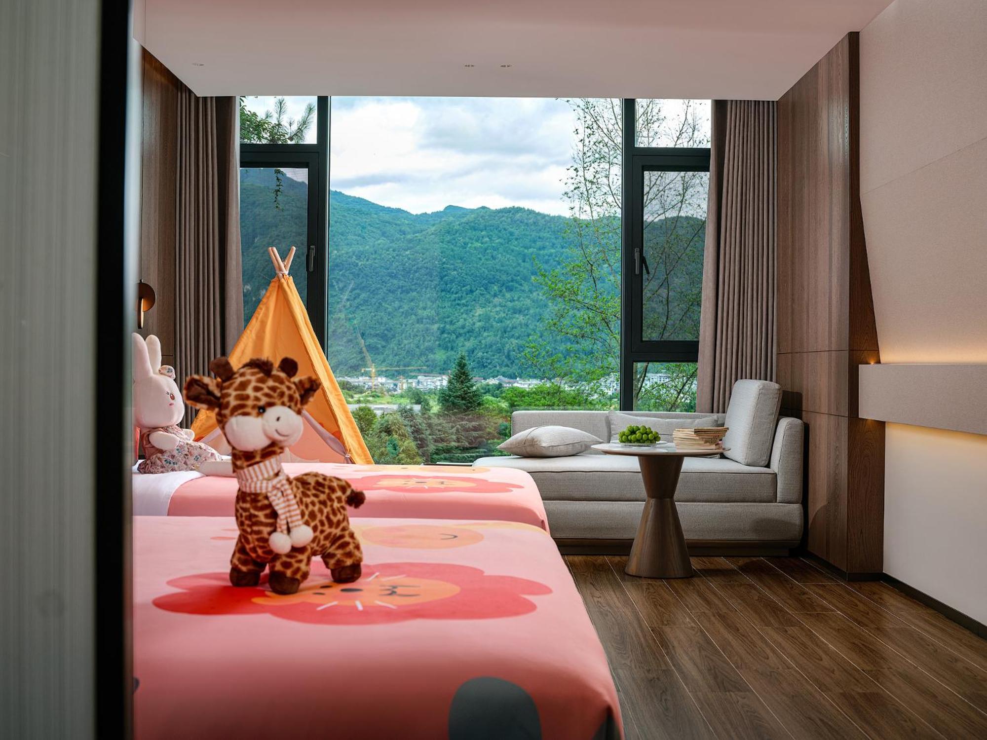 Zhangjiajie Utopia Hotel--Free One Way Pick Up Service Over 2 Nights Exteriör bild