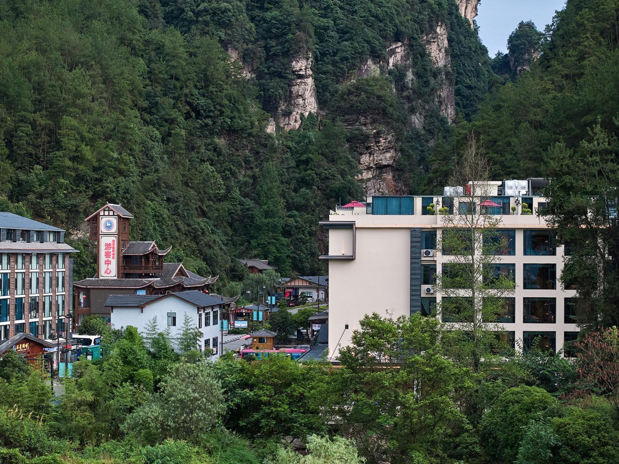 Zhangjiajie Utopia Hotel--Free One Way Pick Up Service Over 2 Nights Exteriör bild