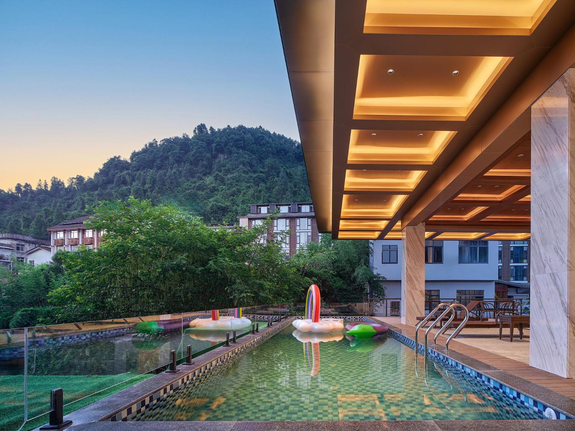 Zhangjiajie Utopia Hotel--Free One Way Pick Up Service Over 2 Nights Exteriör bild