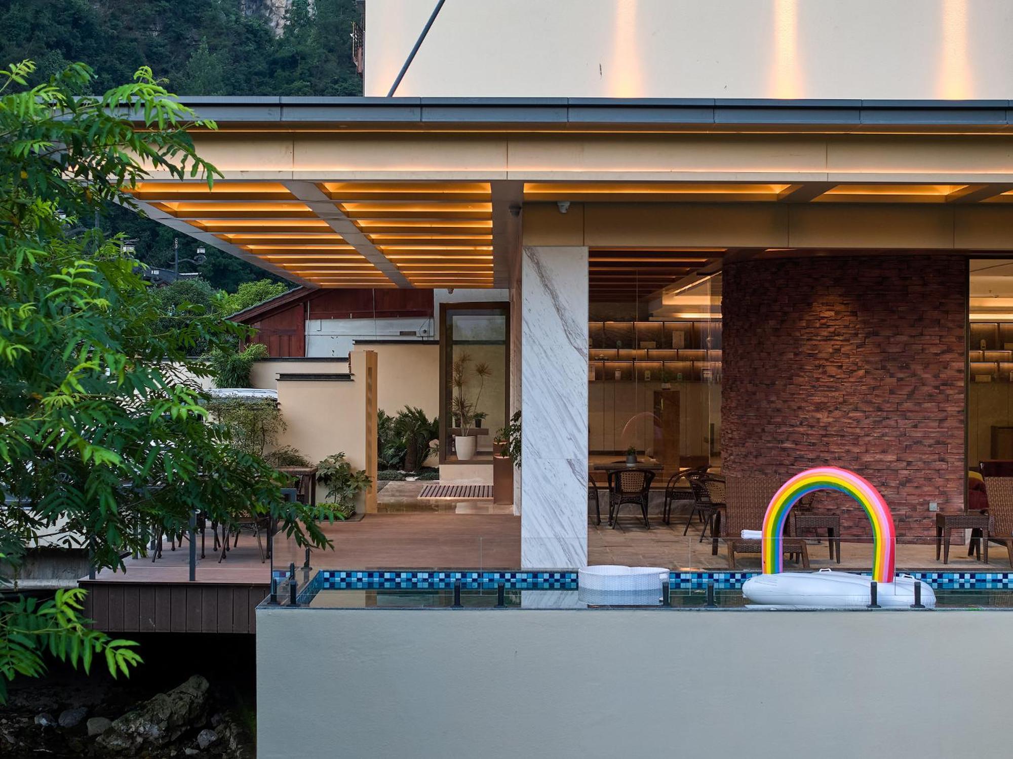 Zhangjiajie Utopia Hotel--Free One Way Pick Up Service Over 2 Nights Exteriör bild